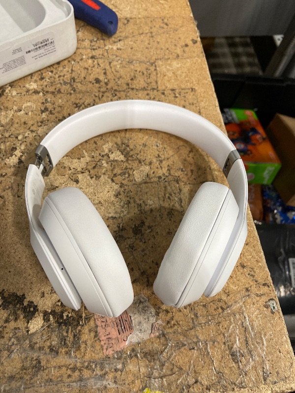 Photo 1 of  Beats Studio Pro - Premium Wireless Over-Ear Headphones- Up to 40-Hour Battery Life, Active Noise Cancelling, USB-C Lossless Audio, Apple & Android Compatible - Black