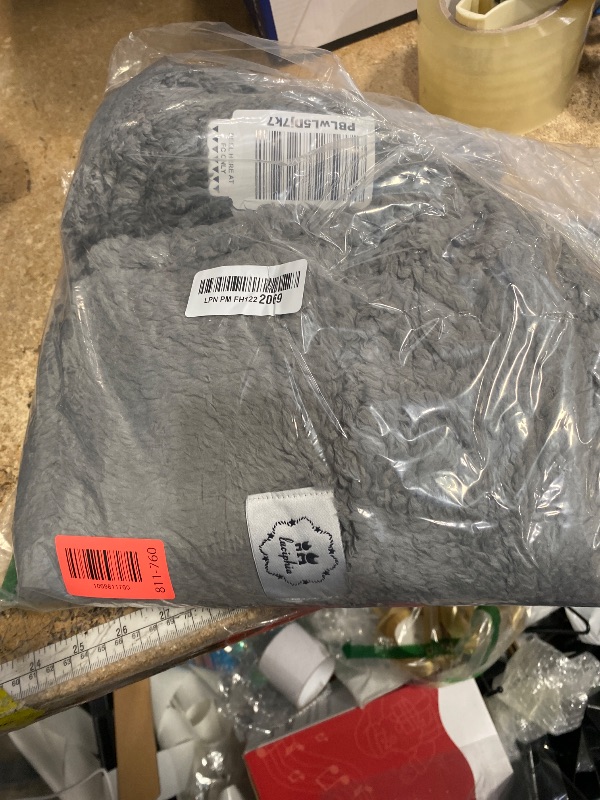 Photo 1 of 1 Pack 3 Calming Blankets Fluffy Premium Fleece Pet Blanket Soft Sherpa Throw for Dog Puppy Cat Grey Small (23" x16'')