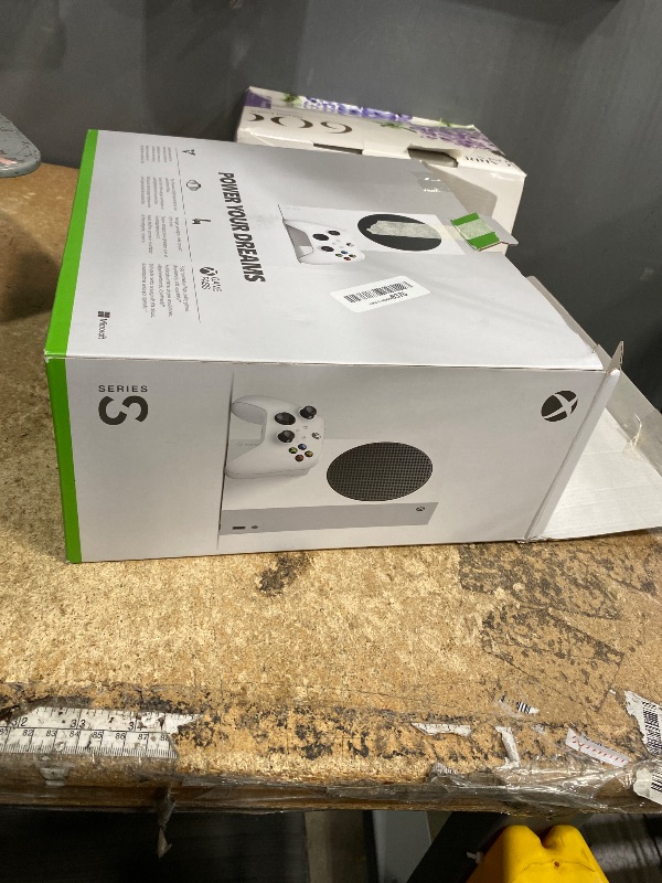 Photo 1 of ** doesnt function, parts only 
Xbox Series S - All Digital Gaming Console - 1TB SSD - Includes Wireless Controller - 120FPS - Robot White