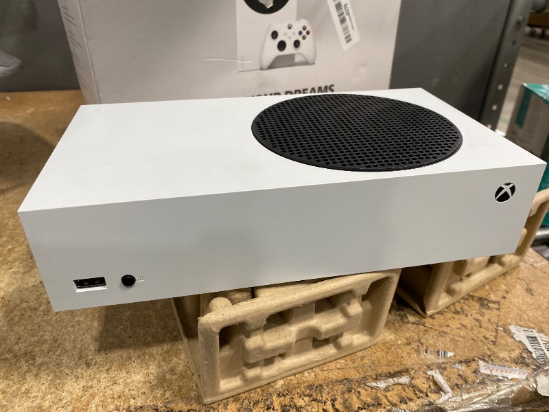 Photo 1 of ** doesnt function, parts only 
Xbox Series S - All Digital Gaming Console - 1TB SSD - Includes Wireless Controller - 120FPS - Robot White