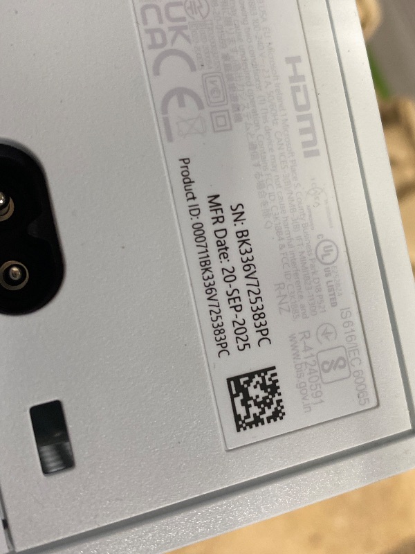 Photo 1 of ** doesnt function, parts only 
Xbox Series S - All Digital Gaming Console - 1TB SSD - Includes Wireless Controller - 120FPS - Robot White