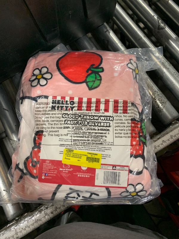Photo 1 of  pink Hello Kitty Cloud Throw
