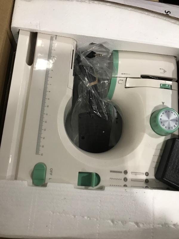 Photo 1 of ** FOR PARTS ONLY ** 
Sewing Machine for Beginners,Double Needle Sewing Machine for Adults,16 Strings of Weaving Dreams,Adjustable Sewing Speed,Suitable for Daily Sewing at Home DIY,Include Multiple Accessories.