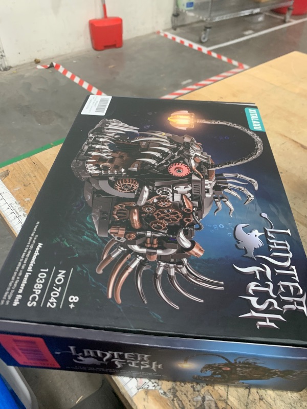 Photo 1 of **FACTORY SEALED** XITALAXU Mechanical Fish Building Sets,Ocean Animal Collection Toy,Adults Home or Office Decor,STEM Building Gift for Teens Boys and Girls 8-14 (1038PCS)