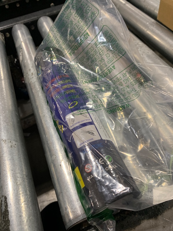 Photo 1 of 100 pk 8" Yellow Glow Sticks Bulk Party Favors, Light up Glow Necklaces & Bracelets in the Dark Party Supplies For Christmas Halloween Birthday Neon Party (100 * Yellow)