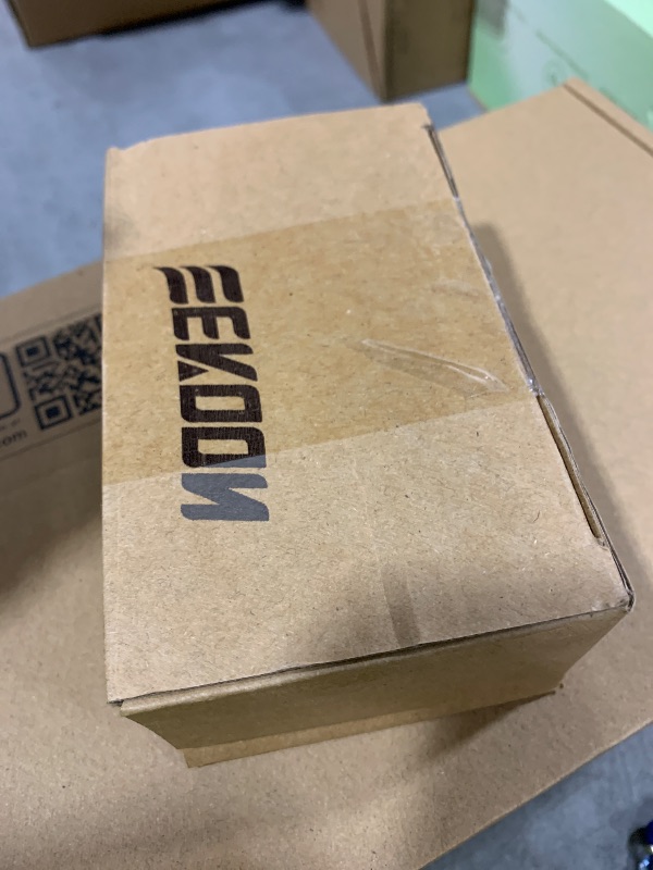 Photo 1 of 1 Pcs 2 in 1 Light Socket to Plug Adapter, Convert E26/E27 Bulb Socket to 2 Pieces 3 Prong Outlet with Extension Cord, Flexible Light Bulb Socket Converter Suitable for Porch Patio Garage Use (Black)