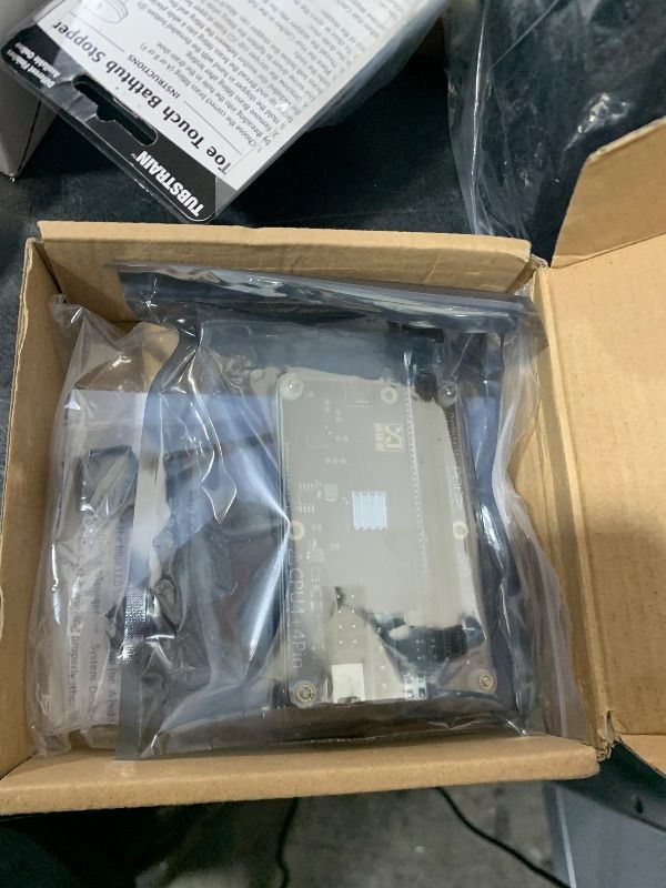 Photo 1 of NON FUNCTIONAL ------------------------------------------------------------------------------------------------------PCIE 3.0 x16 22Gbps eGPU DOCK, Thunderbolt 4 cable, compatible with external GPU NVIDIA AMD Graphics Card for Windows Laptop Console featu