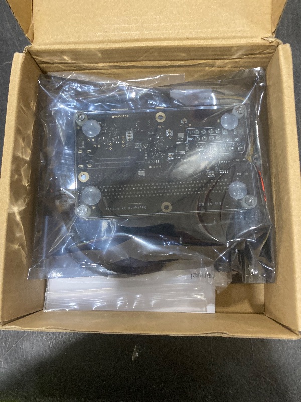 Photo 1 of NON FUNCTIONAL ------------------------------------------------------------------------------------------------------PCIE 3.0 x16 22Gbps eGPU DOCK, Thunderbolt 4 cable, compatible with external GPU NVIDIA AMD Graphics Card for Windows Laptop Console featu