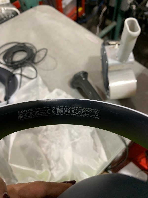 Photo 1 of PlayStation VR2 Horizon Call of The Mountain™ Bundle (PSVR2)