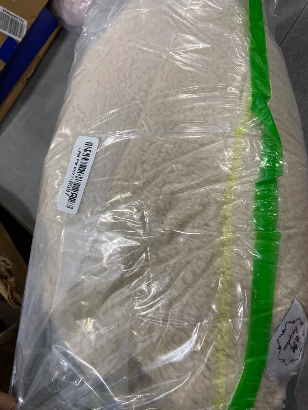 Photo 1 of 1 Pack 3 Calming Blankets Fluffy Premium Fleece Pet Blanket Soft Sherpa Throw for Dog Puppy Cat Beige Large (41" x31'')