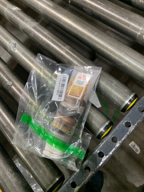 Photo 1 of Wella Professionals Color Fresh Mask | Golden Gloss | Natural Shade | Hair Color-Depositing Mask | Vegan Formula with Avocado Oil | Zero Damage | Silicone Free | 5 Fl Oz