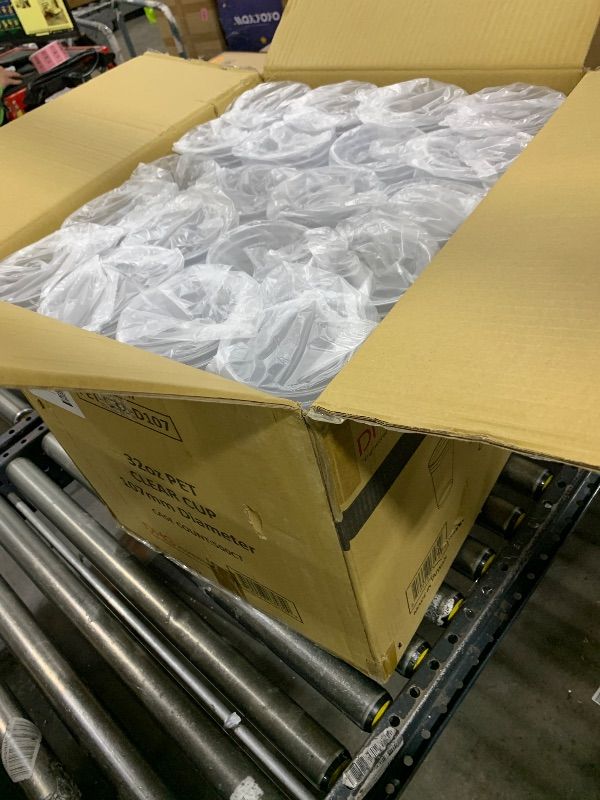 Photo 1 of DHG PROFESSIONAL 32oz Crystal Clear PET Plastic Cups, Disposable Cold Cups (Case of 500) (32oz)