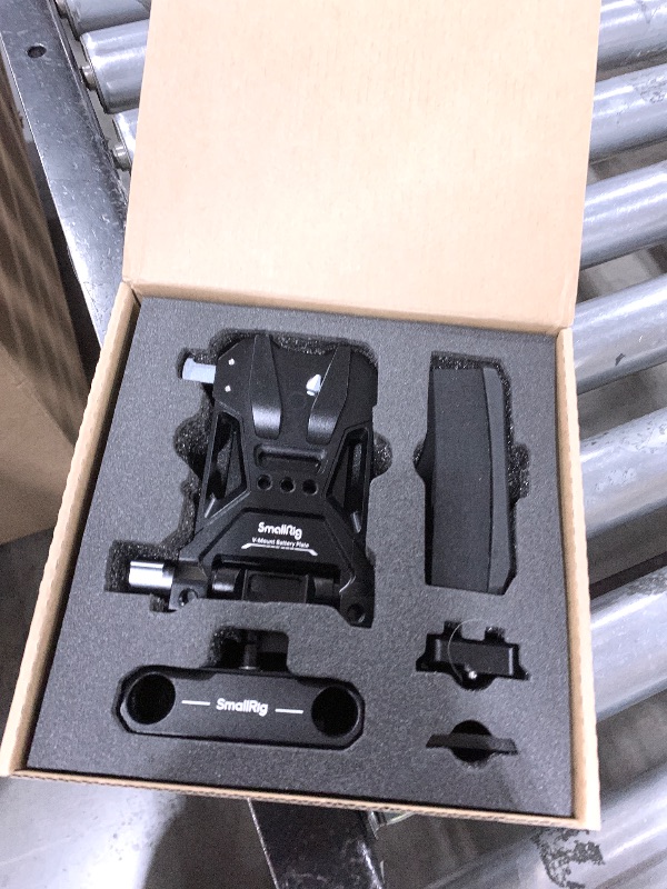 Photo 1 of SMALLRIG Foldable V Mount Battery Plate for Sony FX3/A7 IV/A7S III, for Canon R5/R6, for Nikon Z8, with QR Plate for Arca, Dual 15mm Rods, Compact Camera Video Rig for NEEWER V Mount Battery PS099E