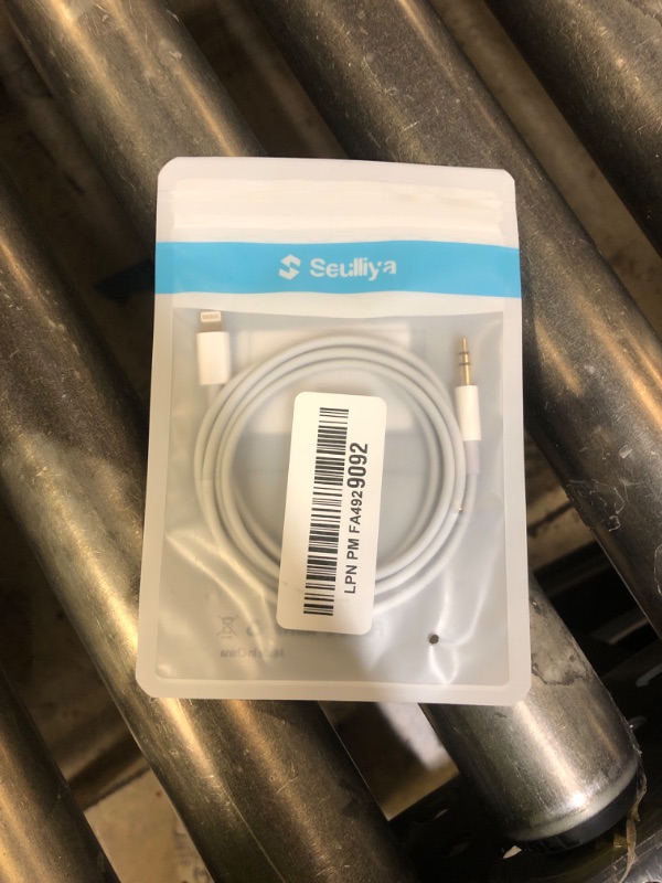 Photo 1 of (Apple MFi Certified) iPhone AUX Cord,Lightning to 1/8 Inch Audio Cable,3.3ft, Headphone Jack Adapter Male Aux Stereo Audio Cable Compatible for iPhone 14/13/12/11/XR/X/8/7 (White)