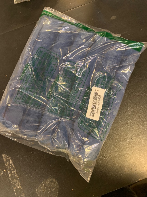 Photo 1 of 1 Pack 18x18 Pillow Cover Velvet Pillow Covers, Faux Fur Square Throw Pillow Covers for Living Room Decorations Throw Pillow Case, Throw Pillow Cover Cushion Cover for Home Sofa Bedroom Car, Navy Blue