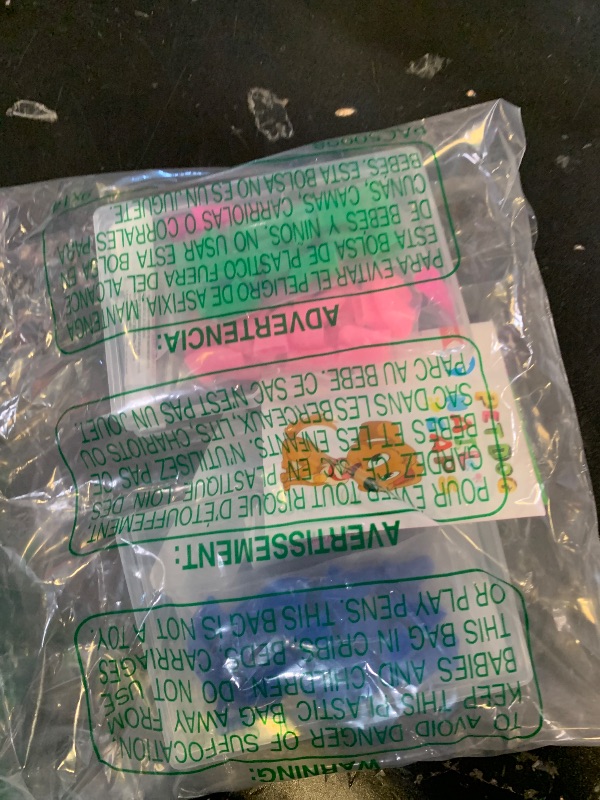 Photo 1 of 100pcs Dog Nail Caps, VICTHY Dog Claw Caps/Nail Cover with Glue and Applicators (XXL)