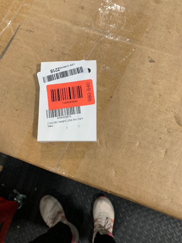 Photo 1 of ***ONLY ONE IN BOX, SELLING FOR PARTS, FINAL SALE***2 Pack USB C Headphones for iPhone 17 16 15, Type C Earphones with Microphone & Remote Control Noise Cancelling Wired Earbuds USB C for iPhone 17 16 15 Pro Max, iPad Pro, Galaxy S25 S24 Ultra, Pixel 9***