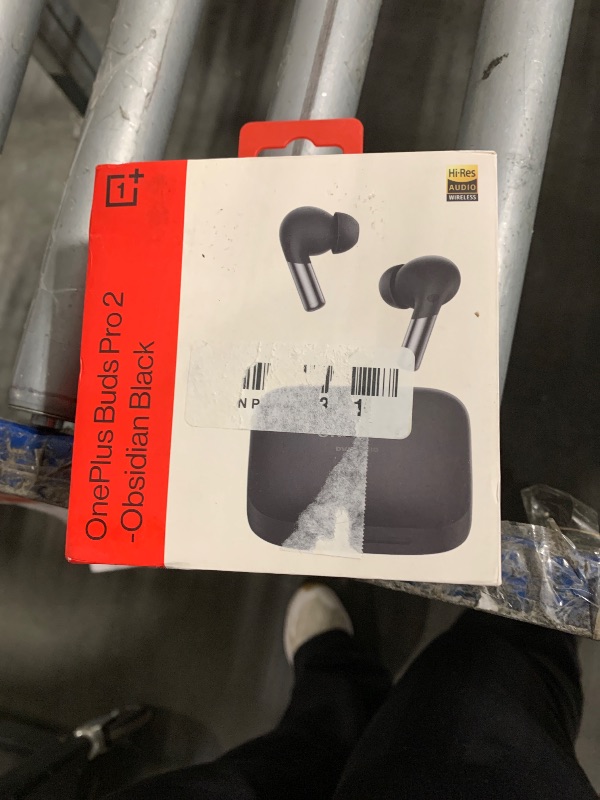 Photo 1 of **UNTESTED**
OnePlus Buds Pro 2, Obsidian Black, Audiophile-Grade Sound Quality Co-Created with Dynaudio, Best-in-Class ANC, Immersive Spatial Audio, Up to 39 Hour Playtime with Charging case, Bluetooth 5.3
**missing parts**