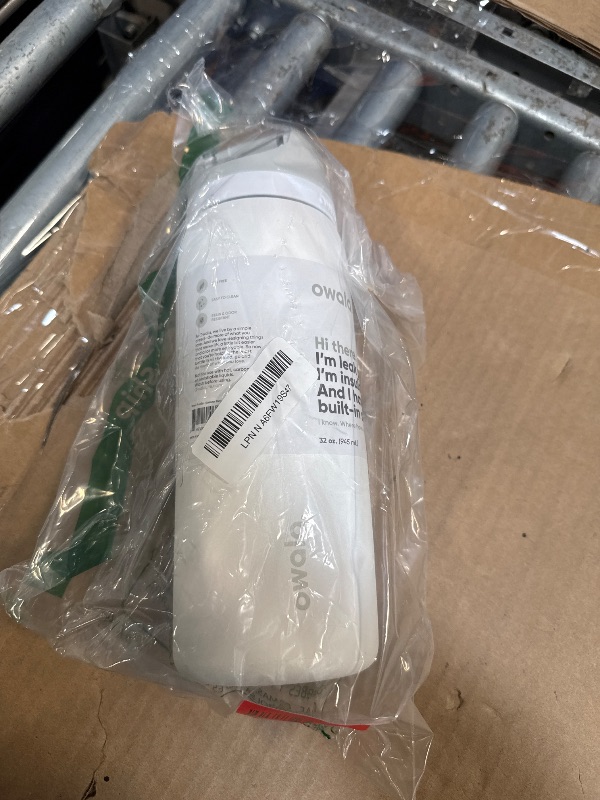 Photo 1 of ***HAS A DENT*** Owala FreeSip Insulated Stainless Steel Water Bottle with Straw, BPA-Free Sports Water Bottle, Great for Travel, 32 Oz, Shy Marshmallow