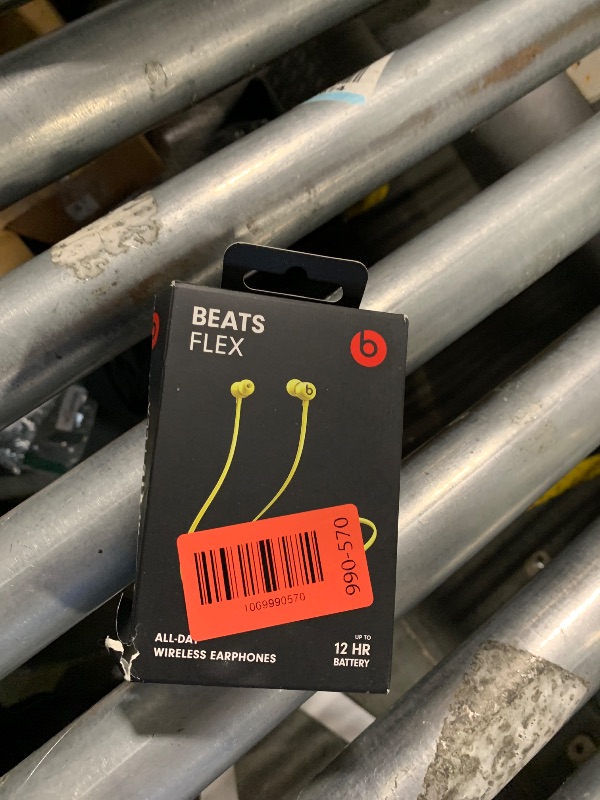 Photo 1 of ** VERY USED**  Beats Flex Wireless Earbuds - Apple W1 Headphone Chip, Magnetic Earphones, Class 1 Bluetooth, 12 Hours of Listening Time, Built-in Microphone - Yuzu Yellow