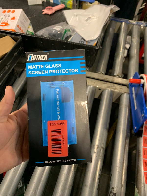 Photo 1 of ** ONLY 1**
Mothca 2 Pack Matte Privacy Screen Protector for iPhone 16 / iPhone 15 (6.1 inch) [Auto Fit Box Dust-Free] Anti Spy Anti-Glare Anti-Fingerprint Full Coverage Tempered Glass, Smooth as Silk