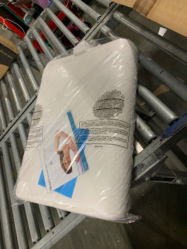 Photo 1 of ****FINAL SALE NOT RETURNS****
Sleep Innovations Memory Foam Contour Pillow, Queen Size, Head, Neck, and Shoulder Alignment, Side and Back Sleepers, Medium Support