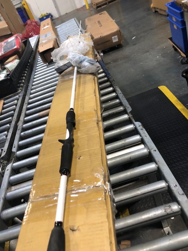 Photo 1 of ** DAMAGED ** NO RETURNS **  FINALK SALE** Abu Garcia Max Pro Baitcast Reel and 7' 1-Piece Fishing Rod Combo, 24-Ton Graphite Rod Blank Construction, Split EVA Handles