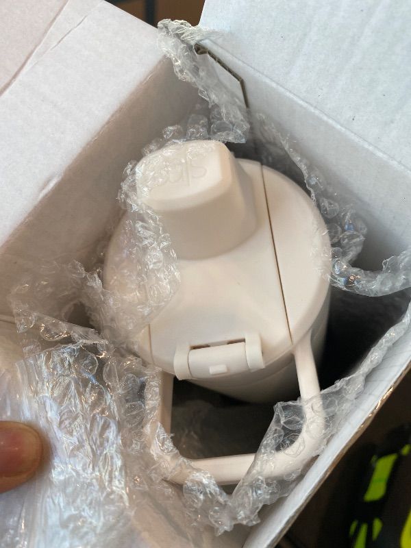 Photo 1 of *MINOR DAMAGE - USED*
Simple Modern Filtered Water Bottle | Insulated Stainless-Steel Carbon Filter Travel Water Bottles | Reusable for Clean Drinking Water On The Go | 24oz, Winter White