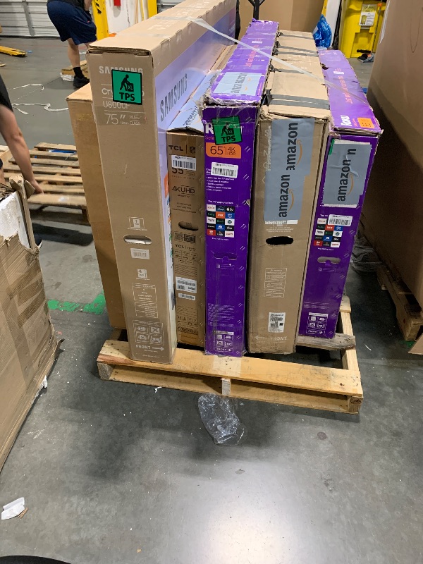 Photo 1 of ** BUNDLE MIX ITEMS: FINAL SALE/NO RETURN ***
** UNKNOWN SIZE**
**MISSSING PARTS**
*** UNKNOWN FUNCTIONALITY**
6 TVs