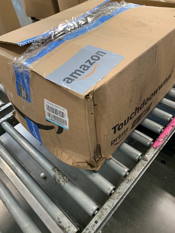 Photo 1 of ***85 PIECES, VIEW NOTES*** MAONAME 13" Gold Charger Plates, Round Reef Chargers for Dinner Plates, Plastic Plate Chargers Bulk for Table Setting, Wedding Decor, Set of 100