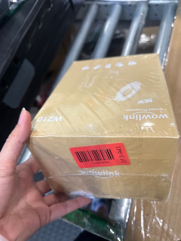 Photo 1 of [Built-in Apps & 2026 Upgraded] Mini Projector with WiFi 6 and Bluetooth 5.4 Support 4K 1080P Auto Keystone 180° Rotatable Projector Portable Compatibile with HDMI/TV Stick/Memory Stick/Laptop, White