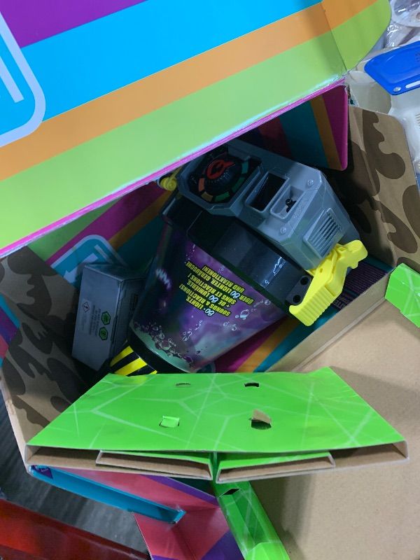 Photo 1 of ****FINAL SALE NOT RETURNS****LEAKING****Beast Lab - Stealth Strike Big Cat Beast Creator. Add Ingredients & Follow Experiment's Steps to Create Your Beast! with Bio Mist & 80+ Lights, Sounds & Reactions - Style May Vary | Amazon Exclusive