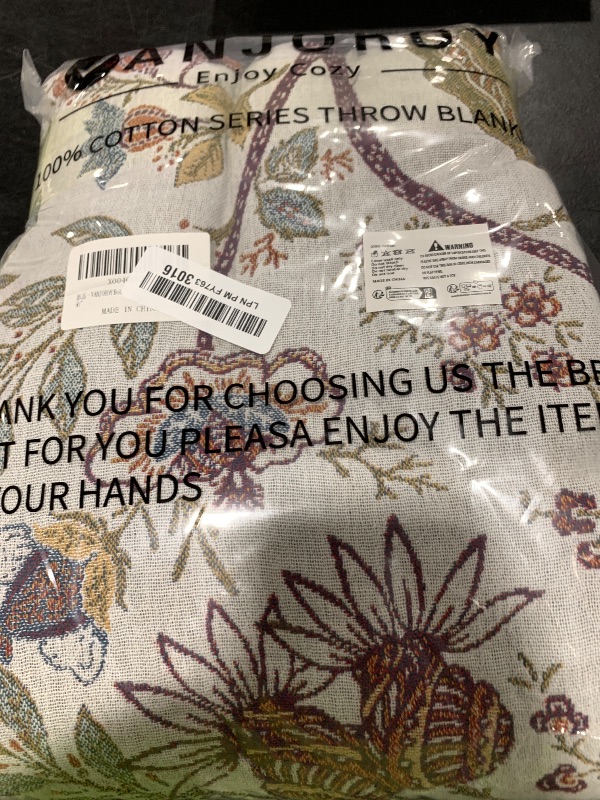 Photo 1 of VANJOROY Boho Throw Blanket, 100% Organic Cotton Breathable Skin-Friendly Ultra Soft Bed Quilt Throw - All Season Floral Farmhouse Décor Luxury Blanket for Sofa Couch Chair and Gift. 80" x 90"
