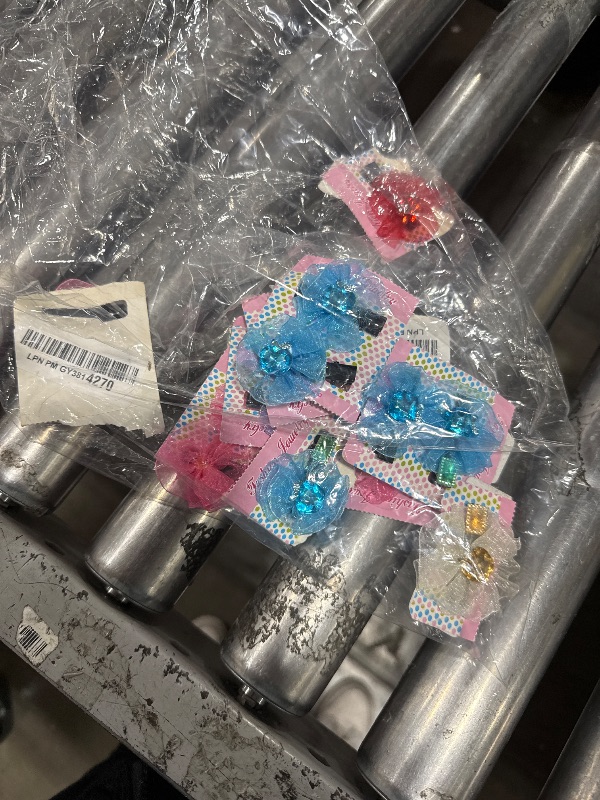 Photo 1 of  girls hair clips