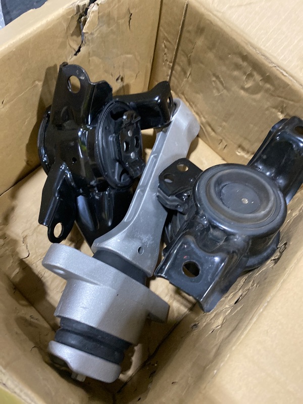 Photo 1 of SHERXIBO Set of 3 Engine Motor Mount Compatible with 2013-2018 Santa Fe Sport,2014-2015 Sorento L4 2.4L,14-15 Sorento V6 3.3L,FWD,Replace for A71061 A71062 A71045