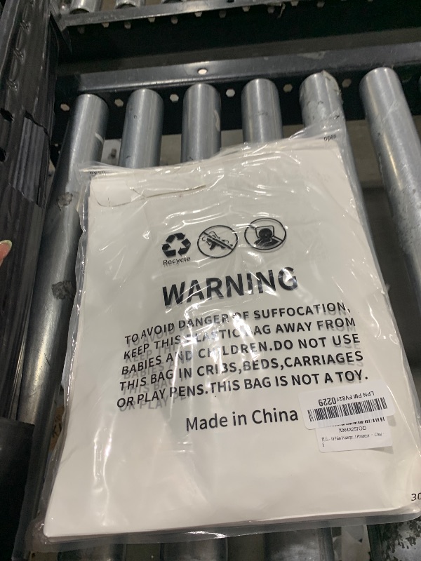 Photo 1 of 10 Pairs Disposable Waterproof Shoe Covers for Rain - Plastic Rain Shoe Covers - Non-Slip Indoor Outdoor Rain Cover for Shoes,Plastic Overshoes for Men Women -Water Proof Boot Protector – Clear– M