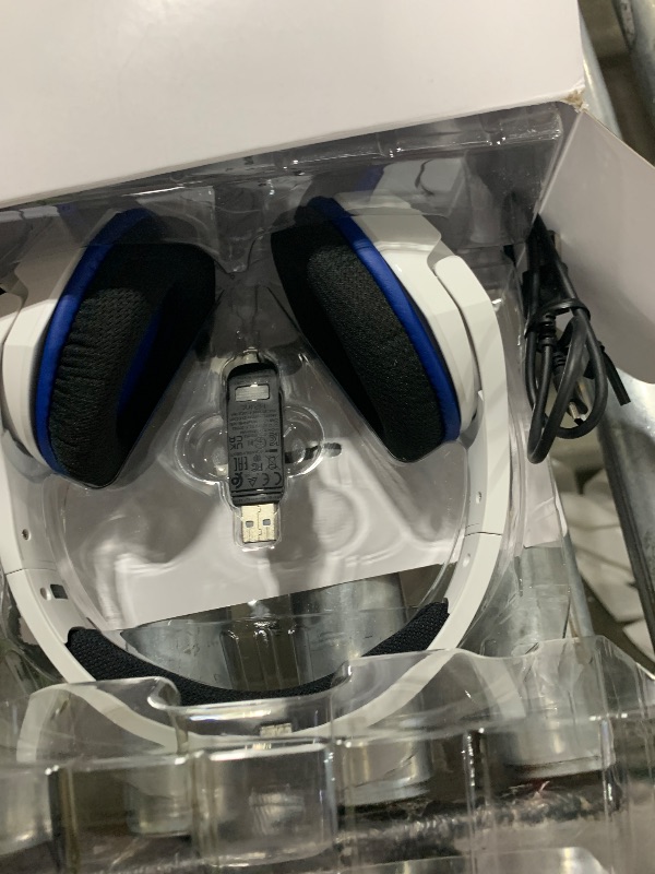 Photo 1 of HyperX HHSS1C-KB-WT/G Cloud Stinger Core – Wireless Gaming Headset, for PS4, PS5, PC, Lightweight, Durable Steel Sliders, Noise-Cancelling Microphone - White