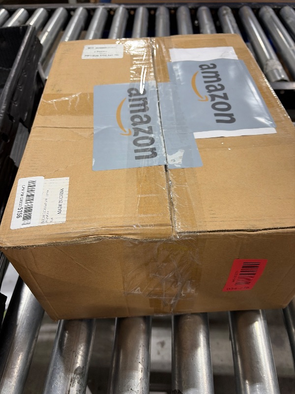 Photo 1 of 100 Pcs White Roses Artificial Flowers, Real Touch Velvet Roses Bouquet Fake Flowers Bulk, Artificial Roses with Long Stems for Birthday Gift Women Mom DIY Bridal Wedding Centerpiece Decorations