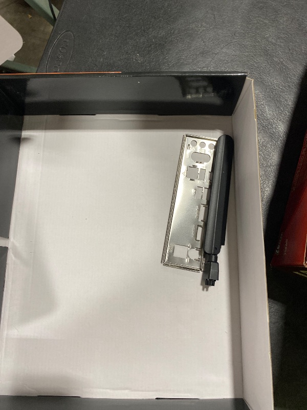 Photo 1 of GIGABYTE B860 DS3H WIFI6E Intel Core Ultra (Series 2) LGA 1851 Motherboard, ATX, DDR5, 3X M.2, PCIe 5.0, USB-C, WIFI6E, 2.5GbE LAN, EZ-Latch