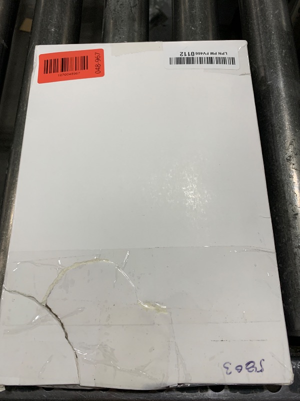 Photo 1 of 100 Pcs 10 Inch Heart Foil Balloons Valentine's Day Balloons Large Heart Shaped Balloons Romantic Love Balloons for Valentine's Day Wedding Proposal Birthday Party Room Decorations (Red)