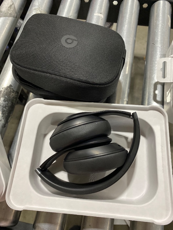 Photo 1 of Beats Studio Pro - Premium Wireless Over-Ear Headphones- Up to 40-Hour Battery Life, Active Noise Cancelling, USB-C Lossless Audio, Apple & Android Compatible - Black