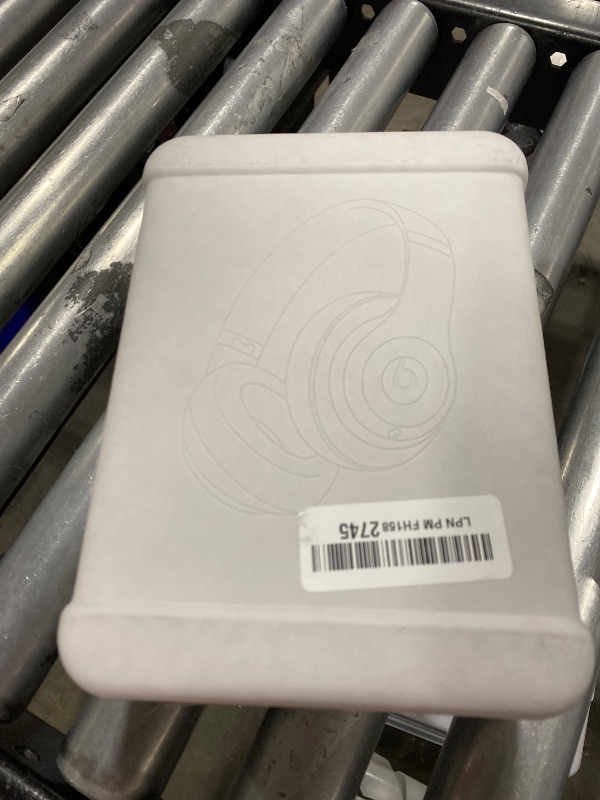 Photo 1 of Beats Studio Pro - Premium Wireless Over-Ear Headphones- Up to 40-Hour Battery Life, Active Noise Cancelling, USB-C Lossless Audio, Apple & Android Compatible - Black