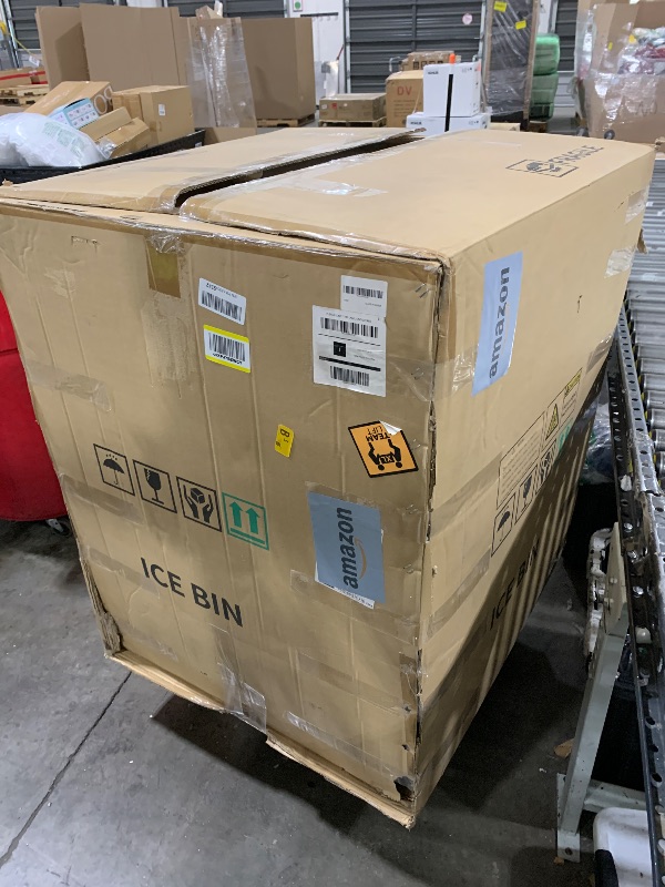 Photo 1 of Commercial Ice Maker Machine 550 LB/24H, 30 in Wide Ice Machine with 440.9 LB Large Storage Bin, Clear Ice Cube Air Cooled Stainless Steel Ice Maker for Bar/Cafe/Restaurant/Business, 1340W