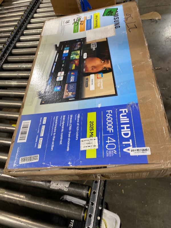 Photo 1 of FOR PARTS ONLY - SAMSUNG 40-Inch Class Full HD F6000 Smart TV (2025 Model) HDR, Object Tracking Sound Lite, Knox Security, One UI Tizen, Smart TV