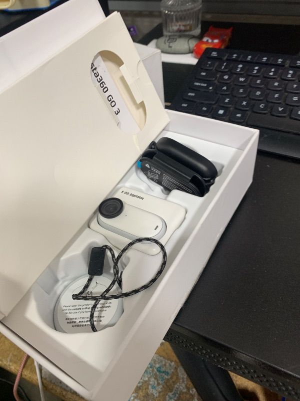 Photo 1 of DAMAGED------------NONFUNCTIONAL--------------------SELLING FOR PARTS---------------------Insta360 Insta360 GO 3 Action Camera, White - 64GB