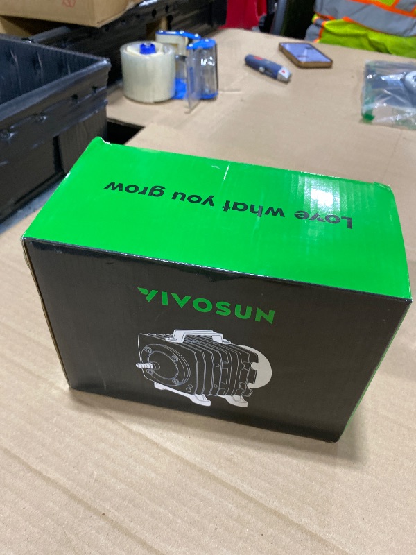 Photo 1 of VIVOSUN Commercial Air Pump 1110 GPH 8 Outlet 40W 70L/min for Aquarium and Hydroponic Systems