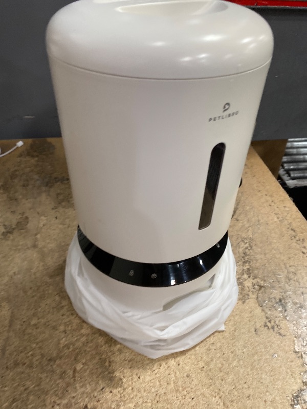 Photo 1 of ************MISSING POWER CORD**************
PETLIBRO Automatic Cat Feeder with Camera for Two Cats, 1080P HD Video with Night Vision, 5G WiFi Pet Feeder with Phone APP Control, 2-Way Audio for Cat & Dog, Low Food & Motion & Sound Alerts