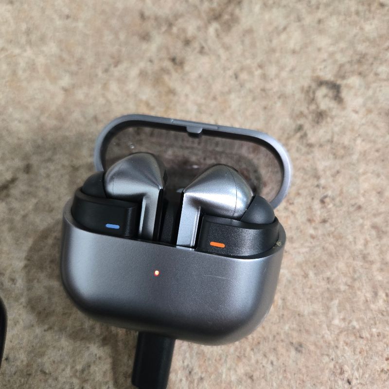 Photo 1 of **NOT IN ORIGINAL PACKAGING USED **NO CHARGING CORD**
Samsung Galaxy Buds 3 Pro AI True Wireless Bluetooth Earbuds, Noise Cancelling, Sound Optimization, Redesigned Comfort Fit, Silver [US Version, Amazon Exclusive, 2Yr Warranty]