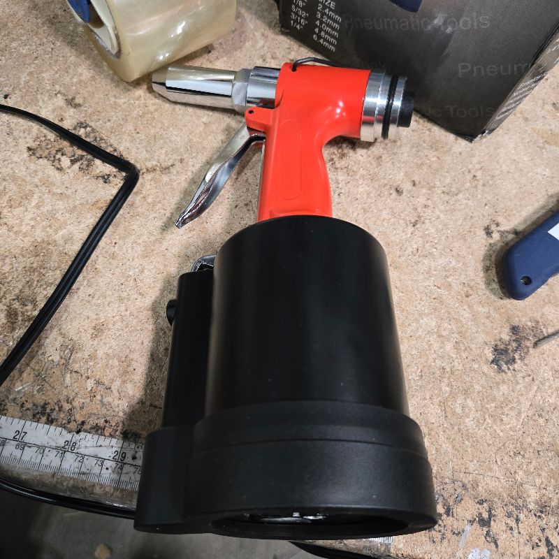 Photo 1 of **missing parts** Wadoy Heavy Duty Air Rivet Gun, 3924 LBF Professional Pneumatic Pop Riveter with 5 Nosepieces (3/32", 1/8", 5/32", 3/16", 1/4"), Air Hydraulic Rivet Tool for Automotive, Metal Work & Industrial Use