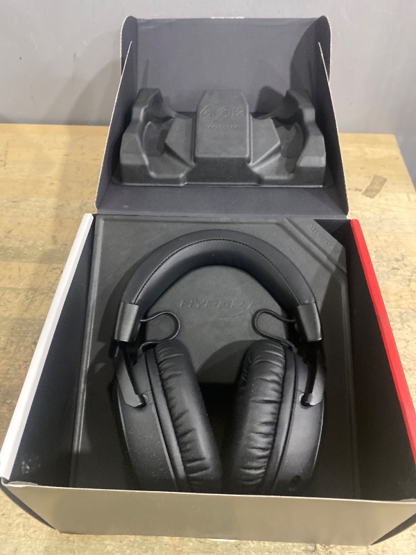 Photo 1 of ***WIRED STYLE / MISSING MOUTHPIECE*** HyperX Cloud III S – Wireless Gaming Headset for Multi-Platform, 2.4GHz, Bluetooth, Battery Life up to 120 Hours 2.4GHz / 200 Hours Bluetooth, 53mm Angled Drivers, Detachable Mic – Black